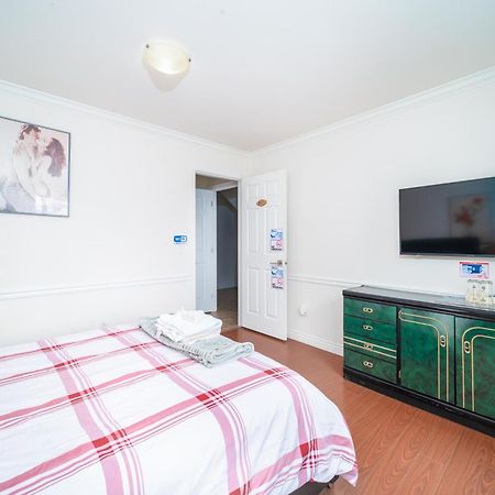 Lee'S Place Villa Surrey Ruang foto