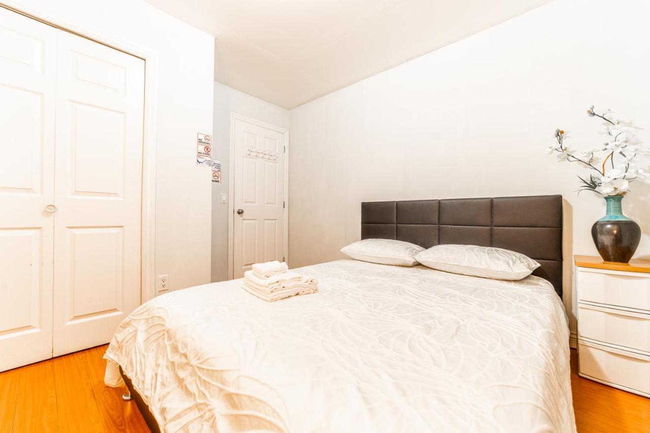 Lee'S Place Villa Surrey Bagian luar foto