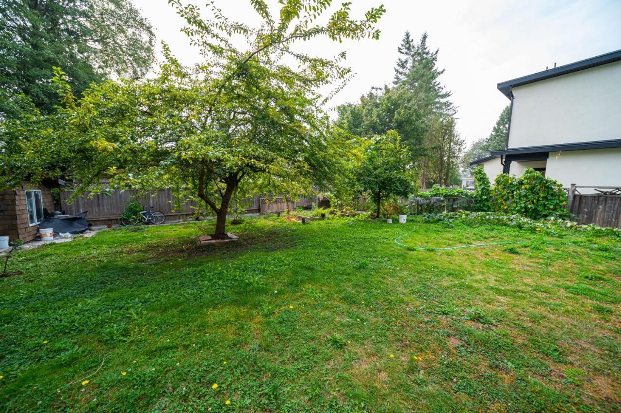 Lee'S Place Villa Surrey Bagian luar foto