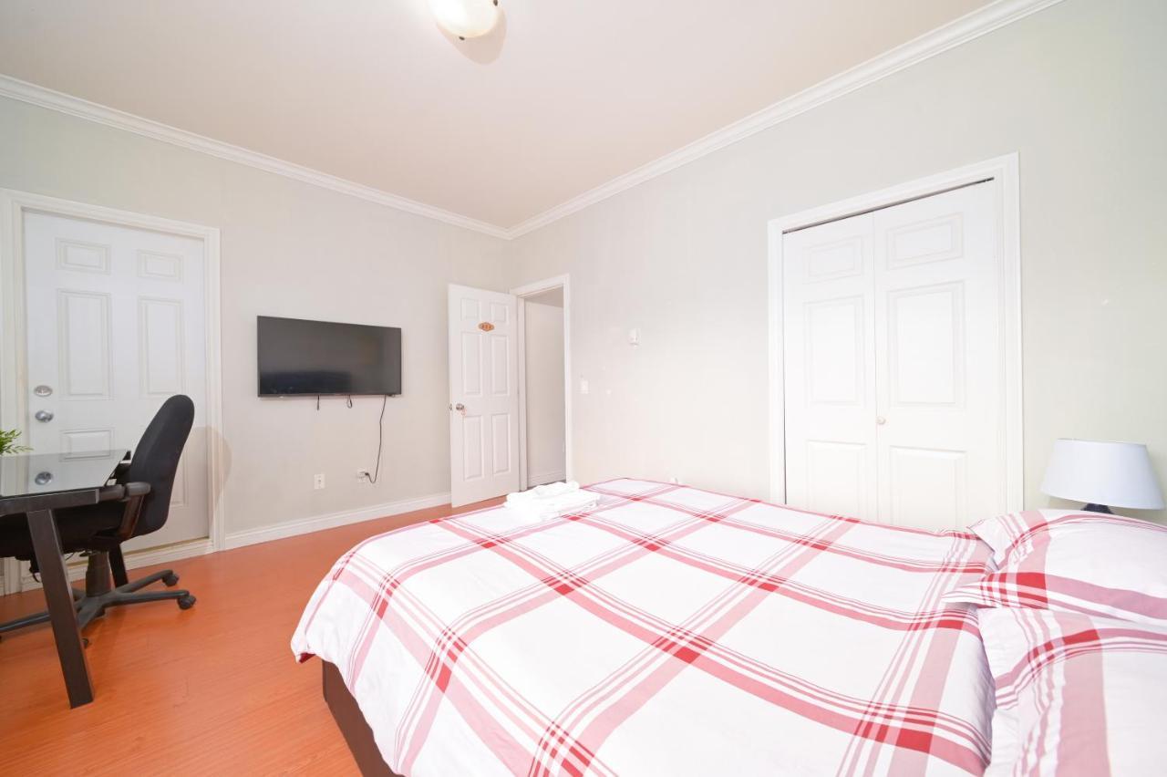 Lee'S Place Villa Surrey Bagian luar foto